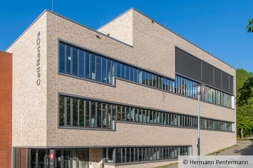 The CellNanOs building, © Hermann Pentermann